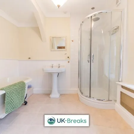 Historic In Pet Friendly Holiday home *