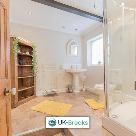 Historic In Pet Friendly Holiday home *