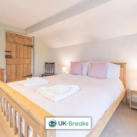 Historic St Bees Farmhouse Hot Tub Games Summer Gatherings 度假居