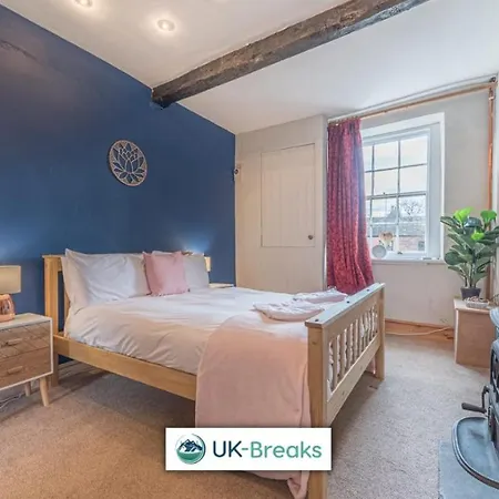 Historic In Pet Friendly Holiday home *