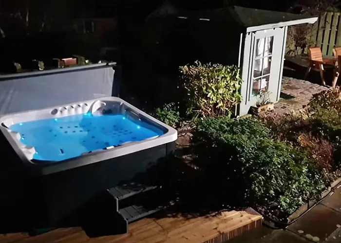 Historic Hot Tub Games Summer Gatherings Nyaraló St Bees