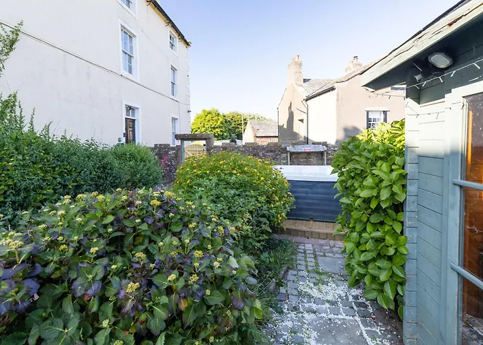 Nyaraló Historic Hot Tub Games Summer Gatherings